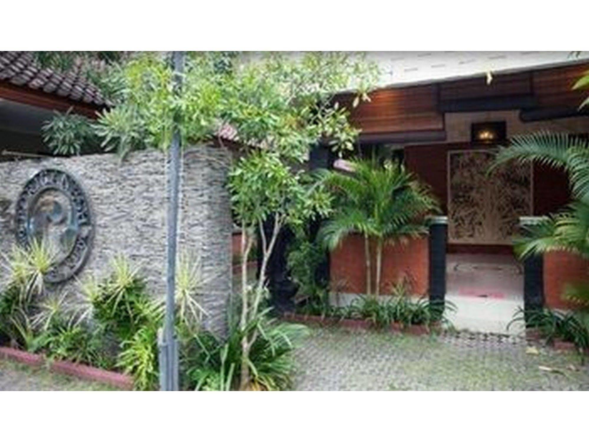Hotel Puri Ganesh Legian Exterior foto